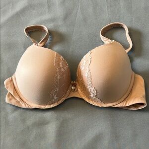 Victoria's Secret Tan Lace Bra